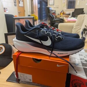 Nike Air Zoom Men's Athletic Shoes - Navy and White